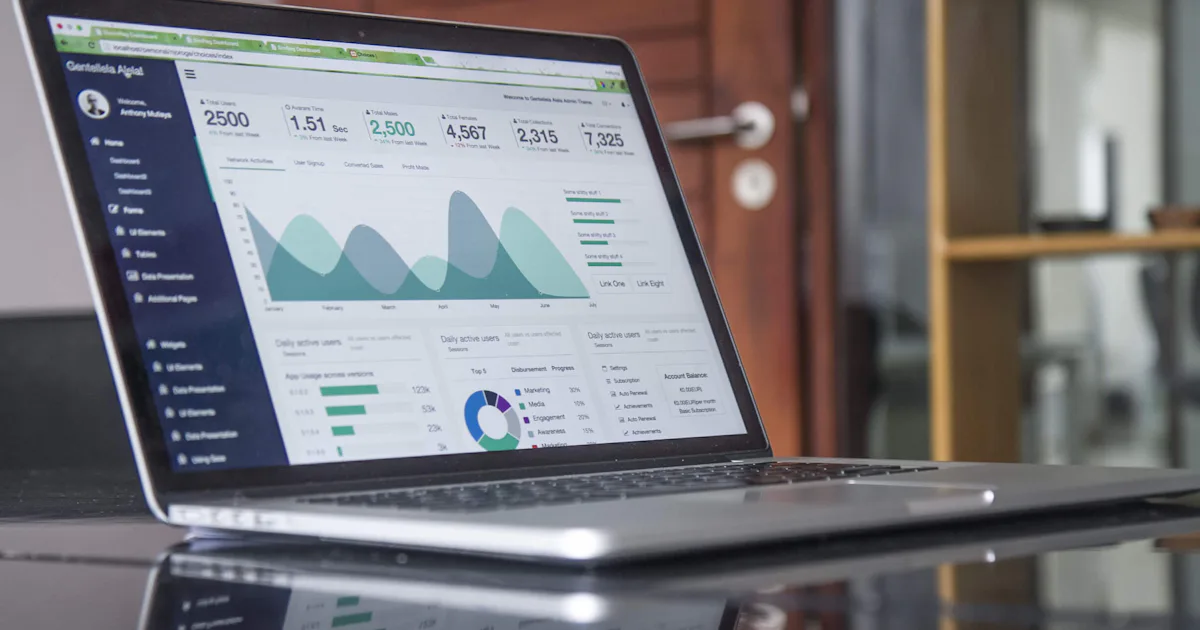 Tablero con métricas de un sistema de machine learning en producción